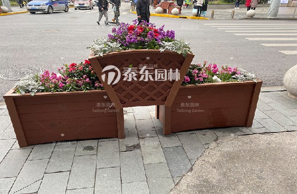 品字形PVC花箱.png